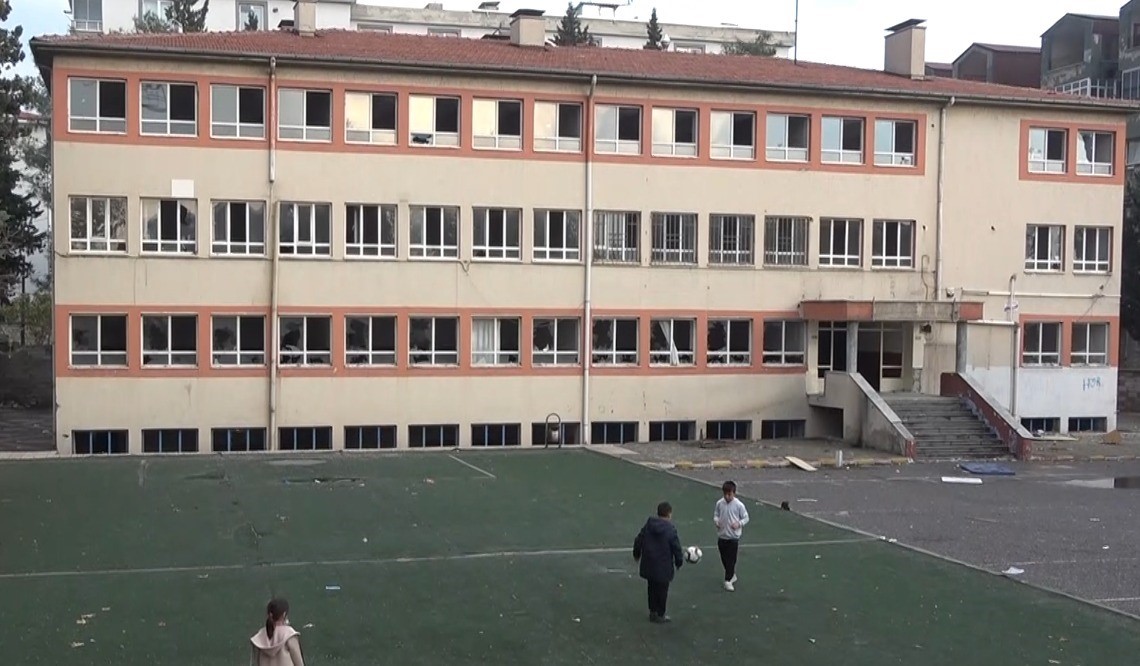kahramanmarasta yarim asirlik okul yikilmayi bekliyor 0