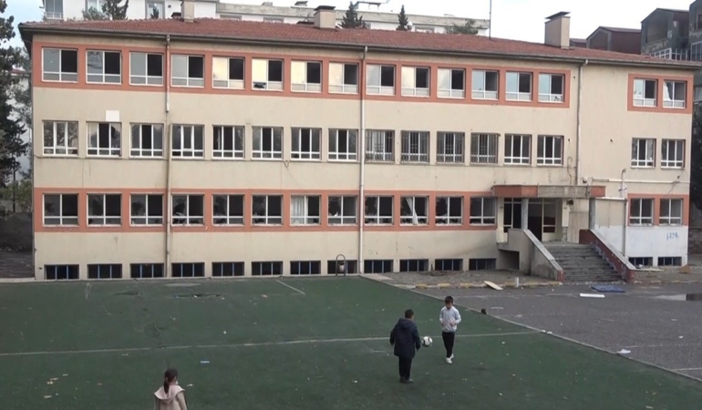 kahramanmarasta-yarim-asirlik-okul-yikilmayi-bekliyor-qt25ZkSY.jpg