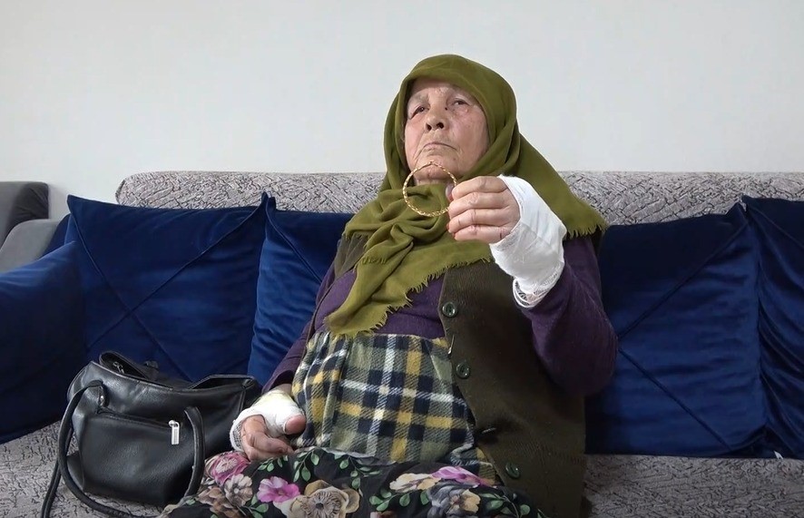 kahramanmarasta yasli kadinin bilezigini gasp eden supheli tutuklandi 0 lPTpIAV8