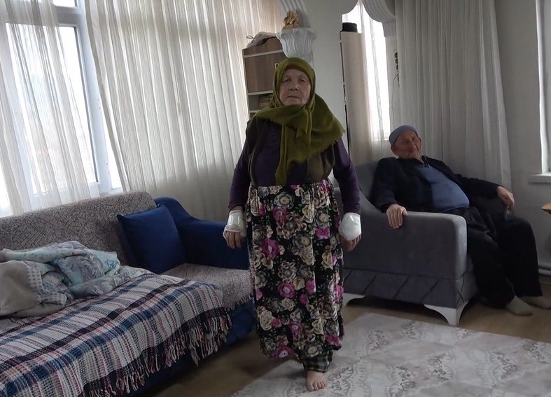 kahramanmarasta yasli kadinin bilezigini gasp eden supheli tutuklandi 4 FBibM1St