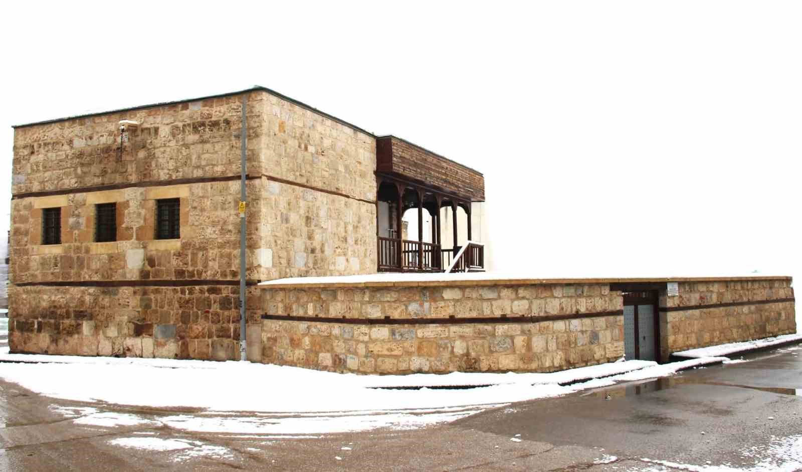kahramanmarasta yillara meydan okuyan evler goruntulendi 4 LcDdGCXJ
