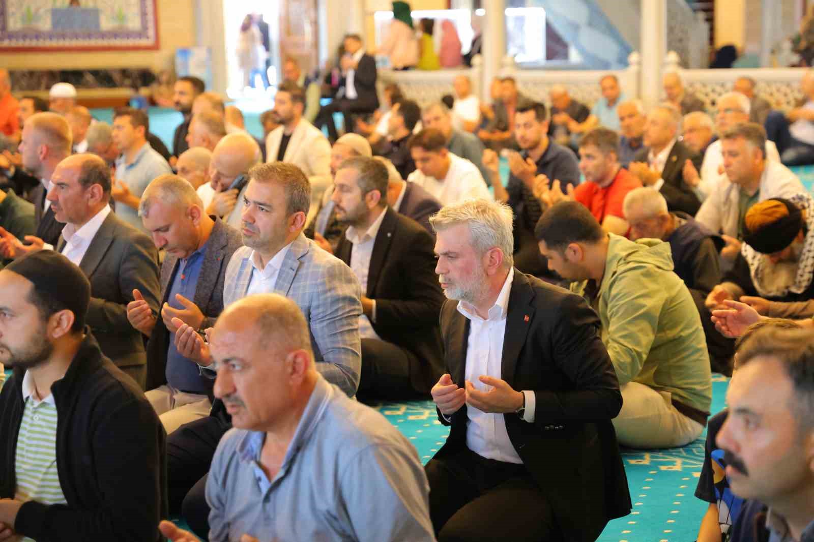 kahramanmarastaki okul saldirisinda hayatini kaybedenler icin mevlit programi duzenlendi 3 zMXlVvuv