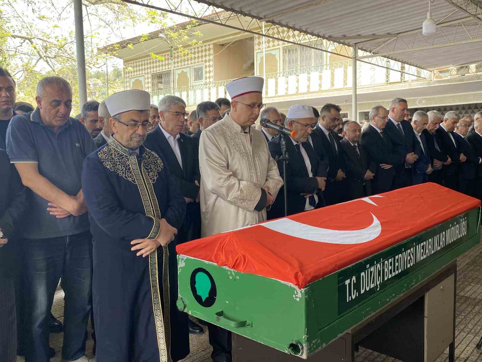 Kahramanmaraş’taki saldırıda hayatını kaybeden öğrenci Osmaniye’de toprağa verildi 5 kahramanmarastaki saldirida hayatini kaybeden ogrenci osmaniyede topraga verildi 1 DmVBFSsD