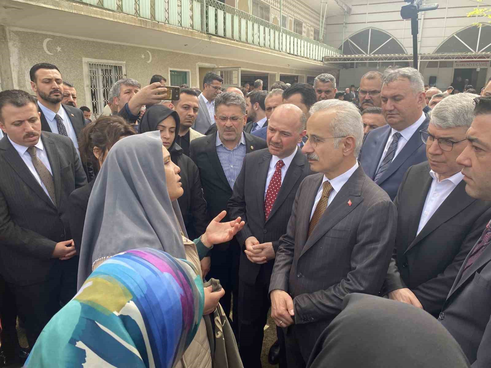 Kahramanmaraş’taki saldırıda hayatını kaybeden öğrenci Osmaniye’de toprağa verildi 7 kahramanmarastaki saldirida hayatini kaybeden ogrenci osmaniyede topraga verildi 3 tTk4yIec