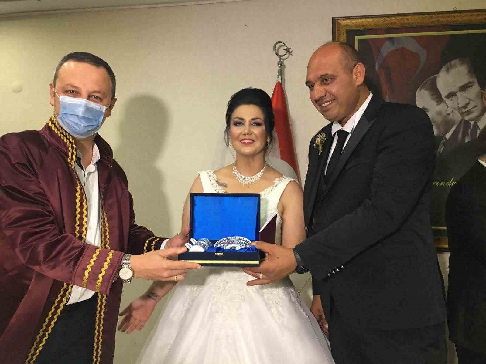 Kahreden tesadüf: 6 yıl önce annesi patates püresinden, kızı ise elma yerken öldü 5 kahreden tesaduf 6 yil once annesi patates puresinden kizi ise elma yerken oldu 1 JmG58BdQ