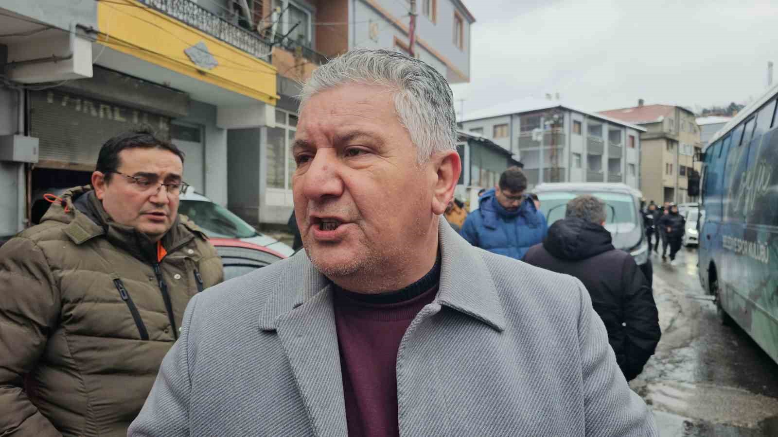 Kahreden tesadüf: 6 yıl önce annesi patates püresinden, kızı ise elma yerken öldü 11 kahreden tesaduf 6 yil once annesi patates puresinden kizi ise elma yerken oldu 7