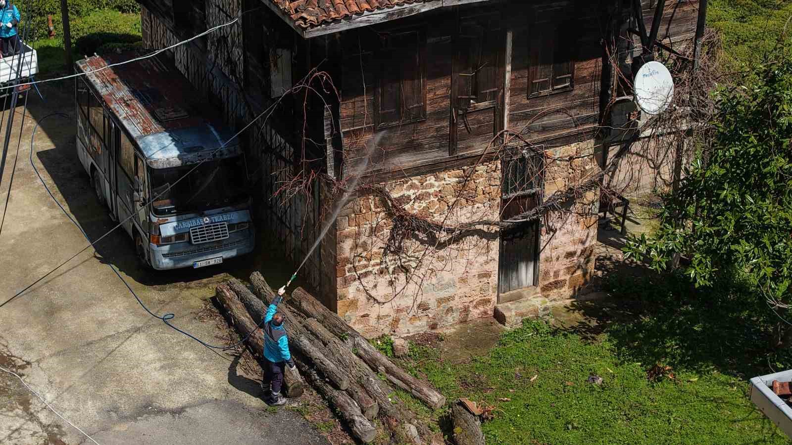 Kahverengi kokarcaya karşı kışlaklardan çıkış öncesi ilaçlama hız kazandı 6 kahverengi kokarcaya karsi kislaklardan cikis oncesi ilaclama hiz kazandi 2 w3rRQf5Q