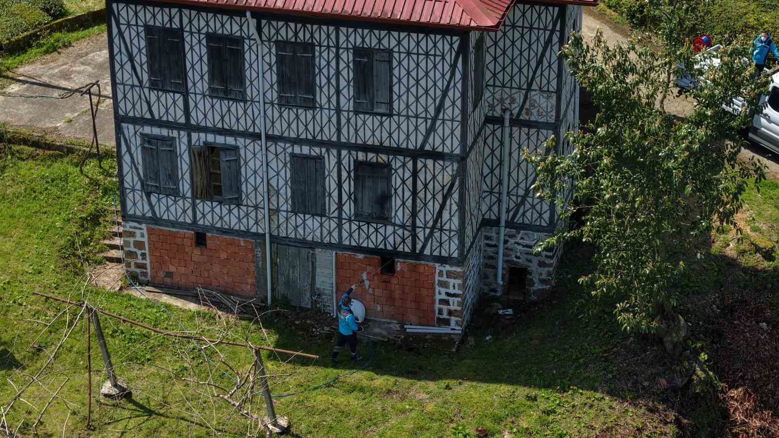 Kahverengi kokarcaya karşı kışlaklardan çıkış öncesi ilaçlama hız kazandı 8 kahverengi kokarcaya karsi kislaklardan cikis oncesi ilaclama hiz kazandi 4 vjpWOUER