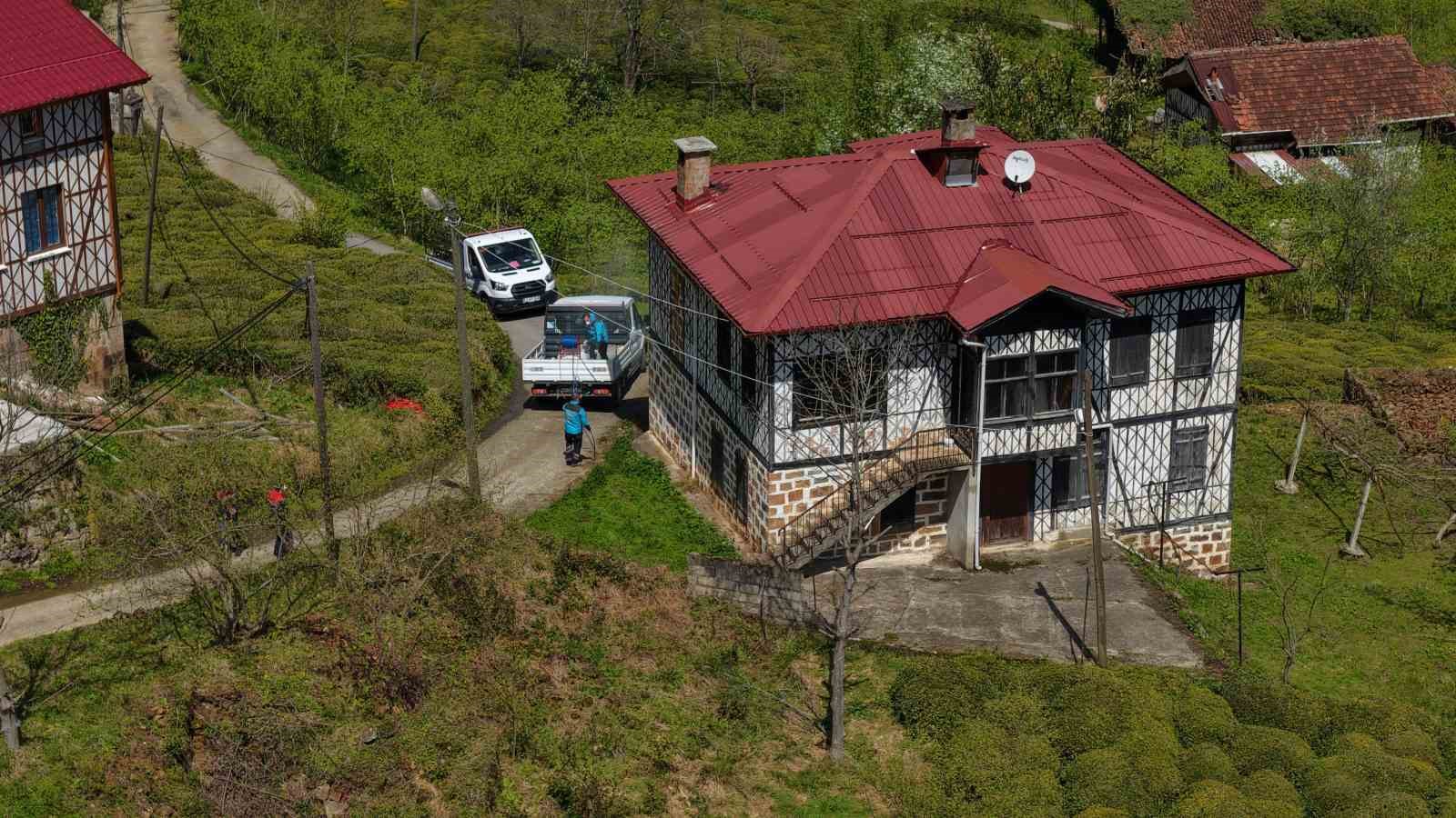 Kahverengi kokarcaya karşı kışlaklardan çıkış öncesi ilaçlama hız kazandı 9 kahverengi kokarcaya karsi kislaklardan cikis oncesi ilaclama hiz kazandi 5 hN1Tkumg