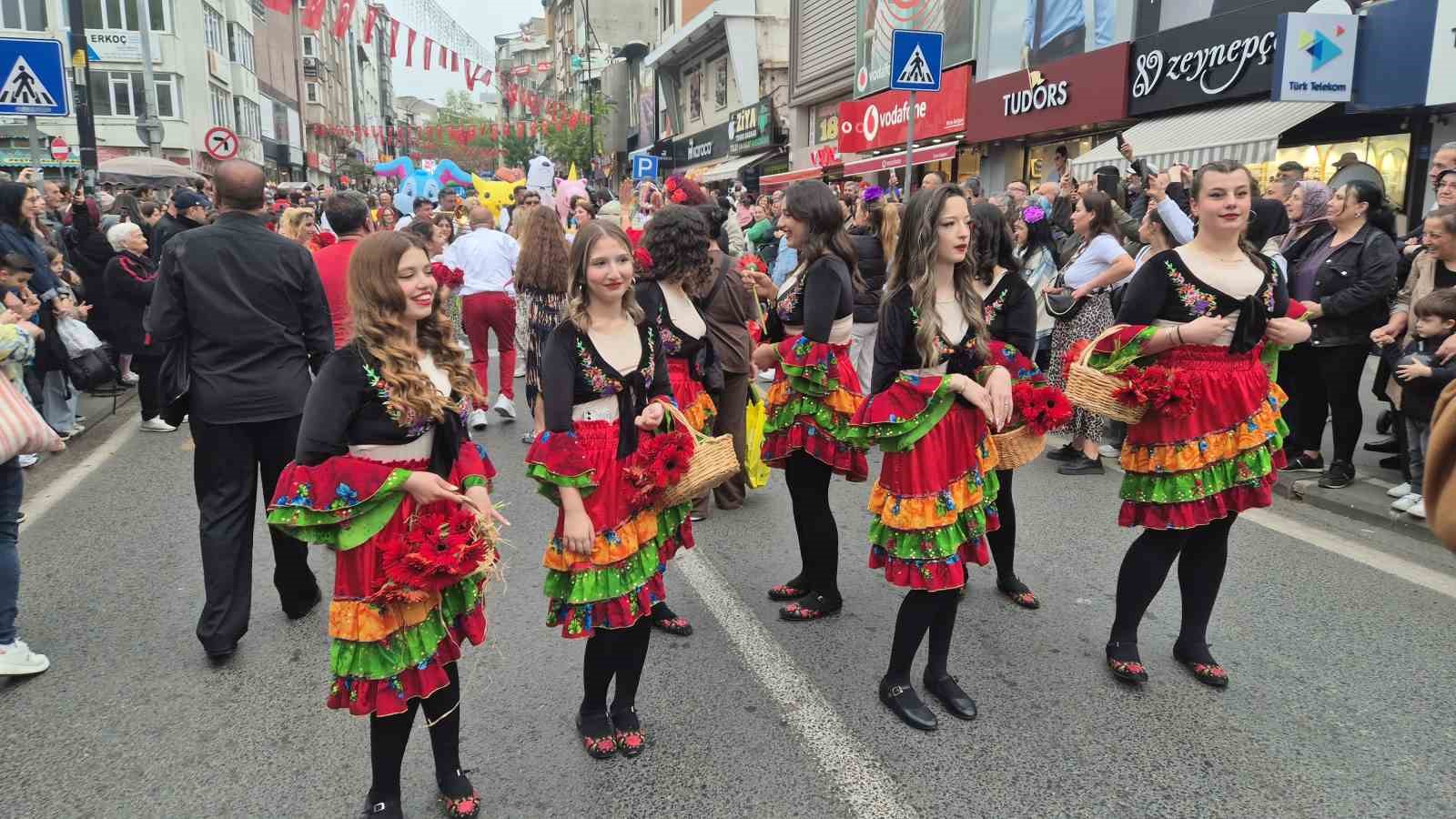 kakava atesi tekirdagi sardi bahari danslarla karsiladilar 9 2T8YFmuy