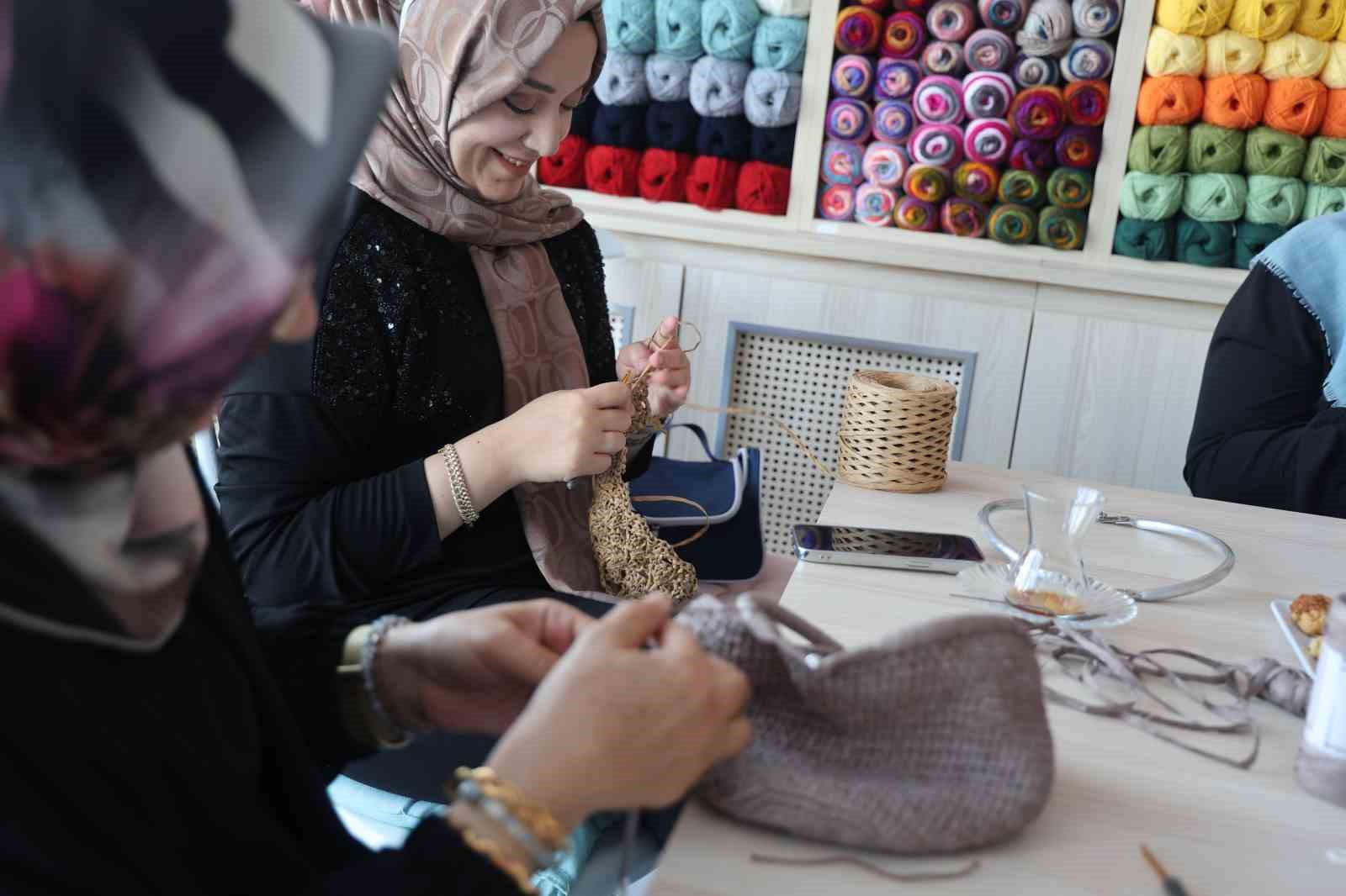 kalabaliktan sikildilar hayallerini orgu kafeyle gercege donusturduler 2 hIR94tQw