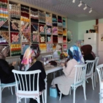 kalabaliktan-sikildilar-hayallerini-orgu-kafeyle-gercege-donusturduler-AMsEmjsI.jpg