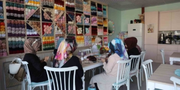 kalabaliktan-sikildilar-hayallerini-orgu-kafeyle-gercege-donusturduler-AMsEmjsI.jpg