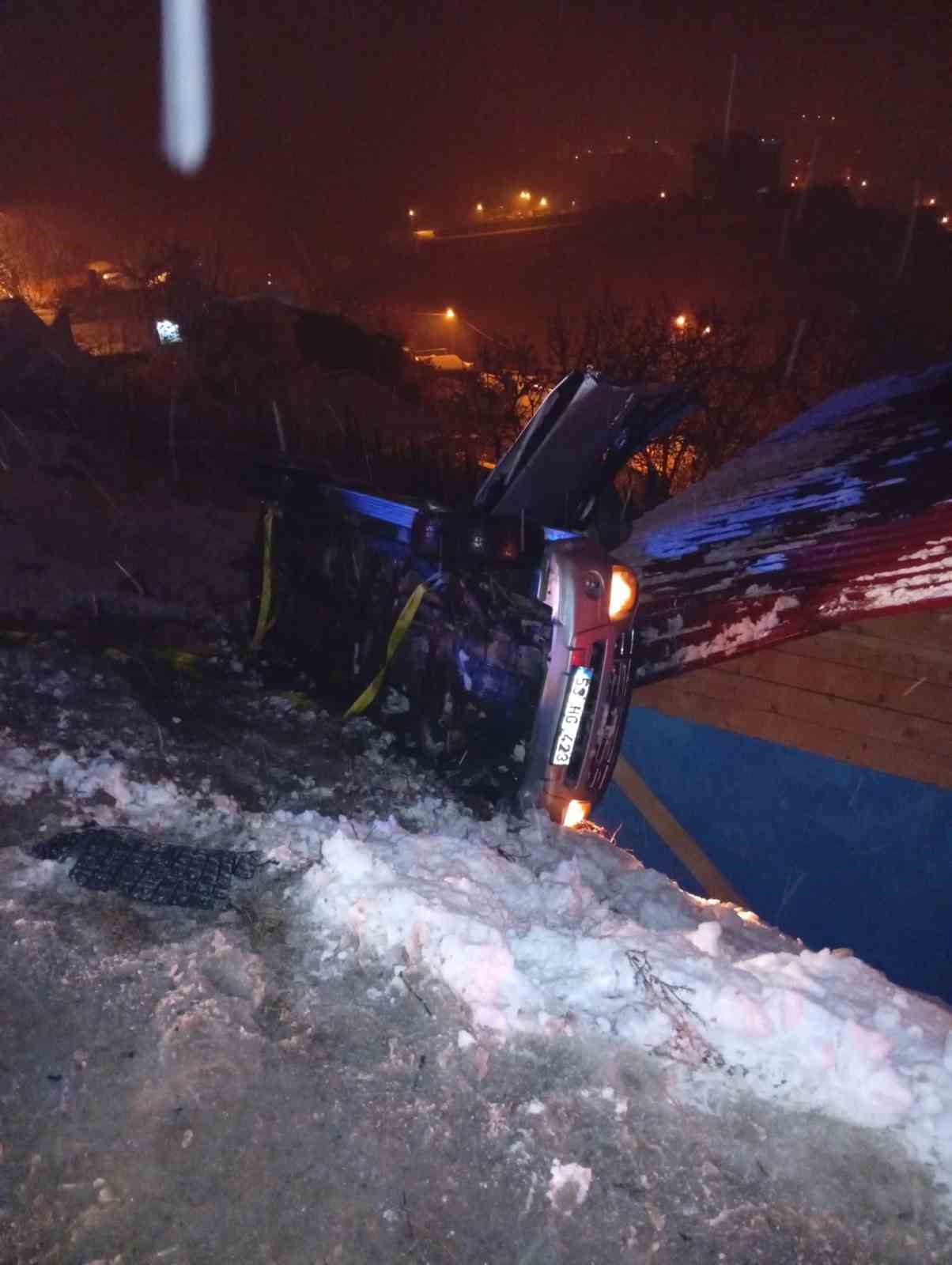kalbi duran yarali icin doktor sedye uzerinde kalp masaji yapti 6 bB9tl7Qw