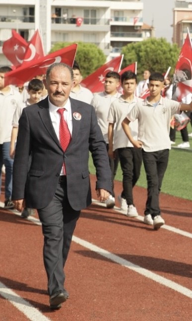 kalbine yenilen egitimci son yolculuguna ugurlandi 3 umFFv6KH