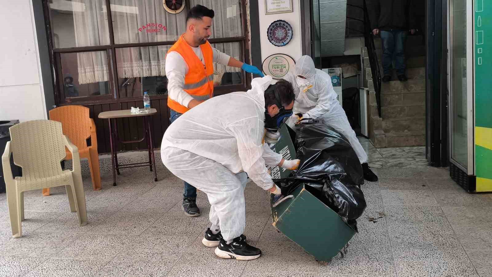 kaldigi pansiyon odasinda olu olarak bulundu 4 1TZBXflb
