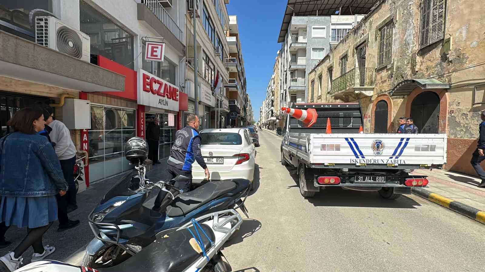Kaldırım işgalini önlemek için operasyona çıkan zabıtanın görev aşkı, esnafın ısrarını yendi 5 kaldirim isgalini onlemek icin operasyona cikan zabitanin gorev aski esnafin israrini yendi 1 hN6Qv9LP