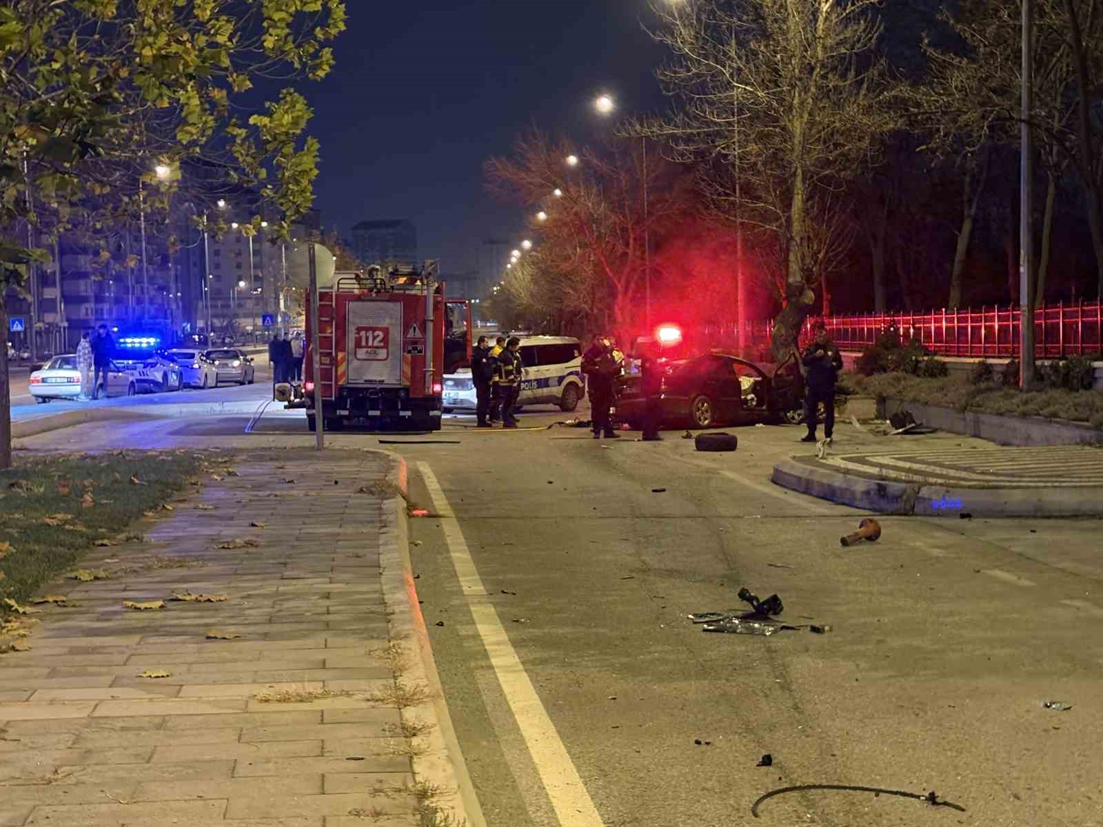 kaldirima carpan otomobil 200 metre savruldu 1 olu 1 agir yarali 3