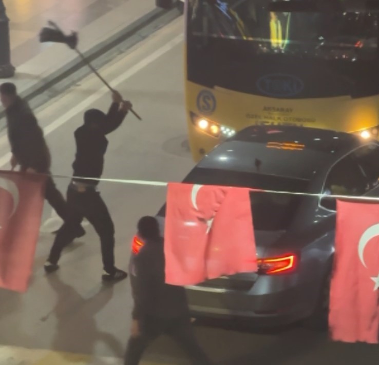 kaldirima cikip 3 kisiyi yaralayan ters yola girip 5 araca carpan alkollu surucu boyle VHwy1DQn