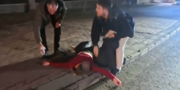 kaldirima-yatip-ciglik-atti-polisi-gorunce-kacmak-istedi-6YhgT78t.jpg