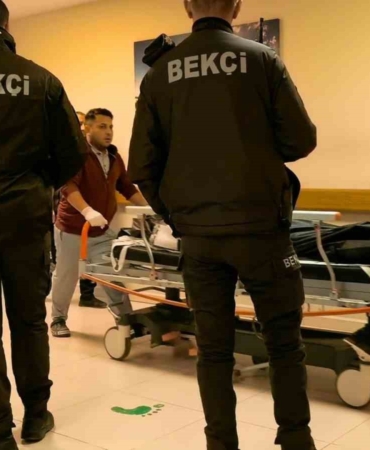 kaldirimda-durup-tartistigi-kisiye-ates-acti-uMkuzc5j.jpg
