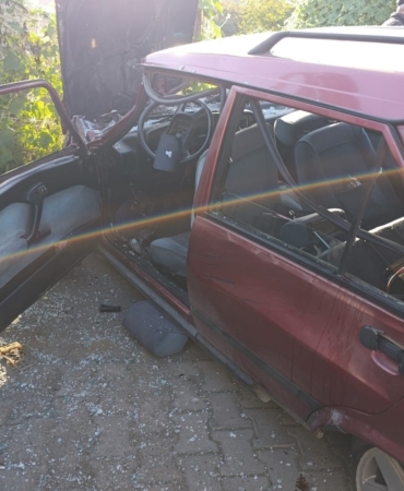 kaldirimda-yururken-dehseti-yasadilar-otomobilin-altinda-kalan-babaanne-ve-2-torunu-agir-yaralandi-JBZV27Mz.jpg