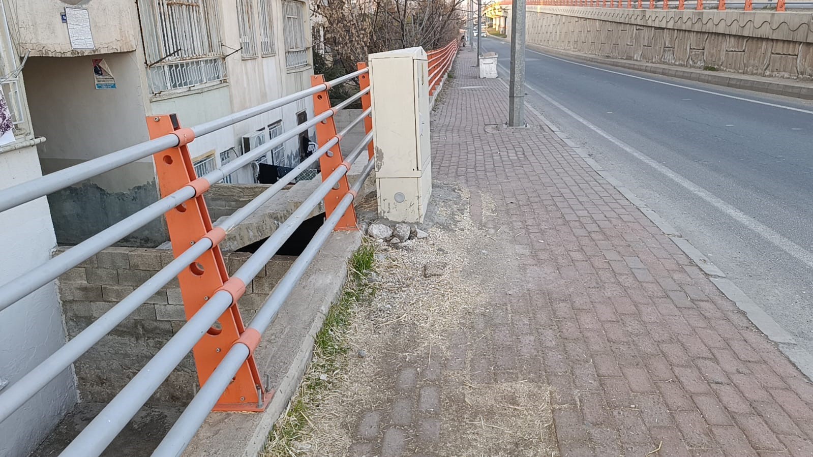 kaldirimda yururken hayatinin sokunu yasadi 4 GJj4wshQ