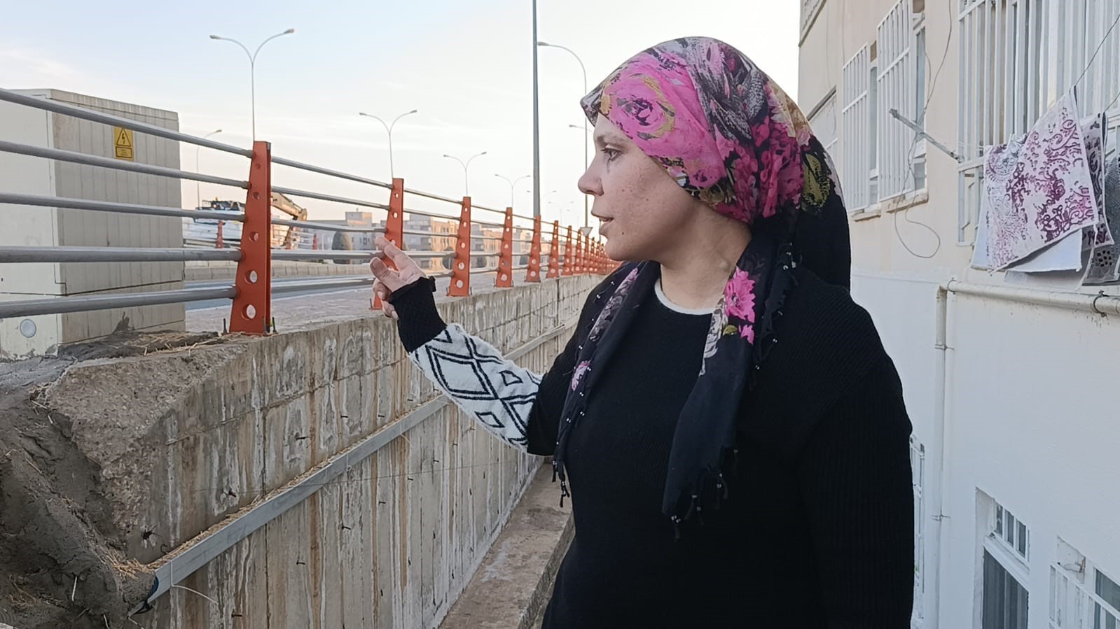 kaldirimda yururken hayatinin sokunu yasadi 6 dHU7eVqm