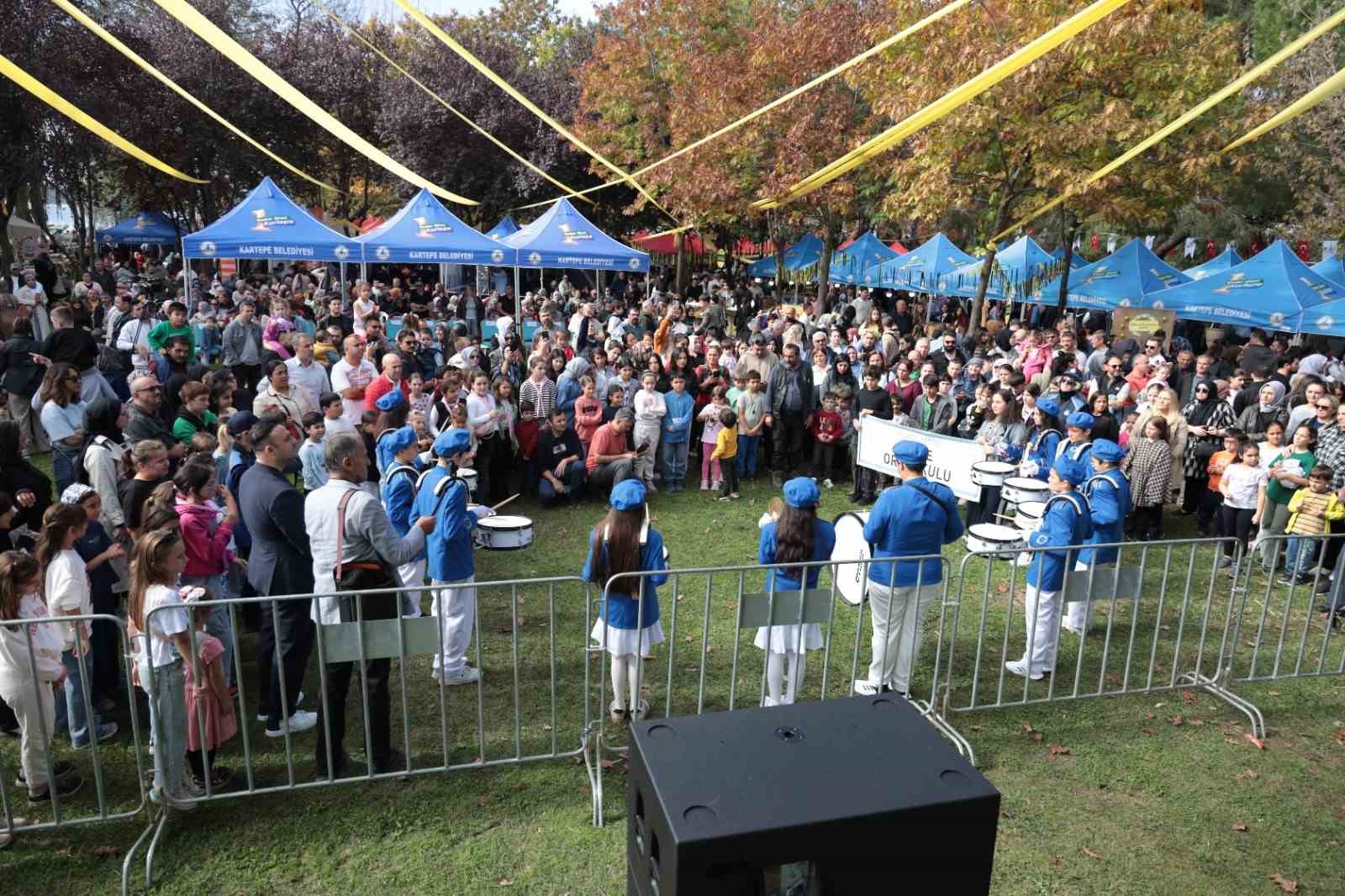 kalitesiyle unlu esme ayvasi festivalle gorucuye cikti 7 YGUOyIKu