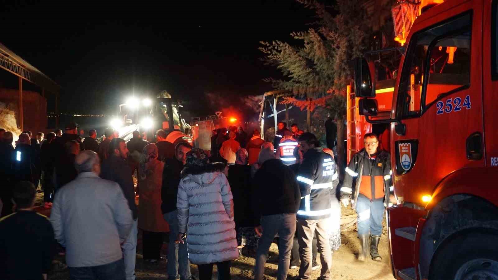 Kalorifer kazanı patladı, yangın çıkan ev kullanılamaz hale geldi 5 kalorifer kazani patladi yangin cikan ev kullanilamaz hale geldi 1 z1IrgR35