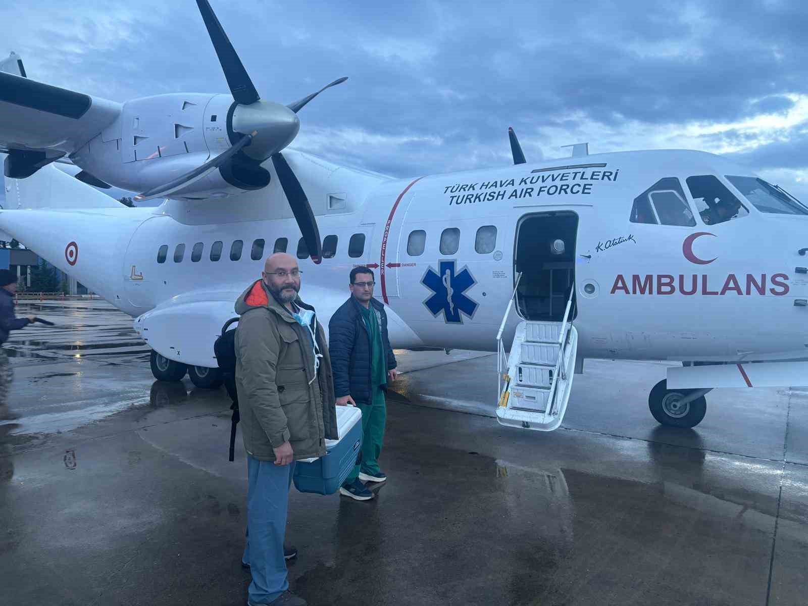 kalp grefti askeri ambulans ucakla ankaraya ulastirildi 0 WuIqqvSY