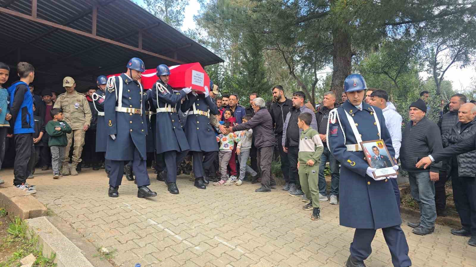 kalp krizi geciren asker son yolculuguna ugurlandi 1 qyAnYK4z