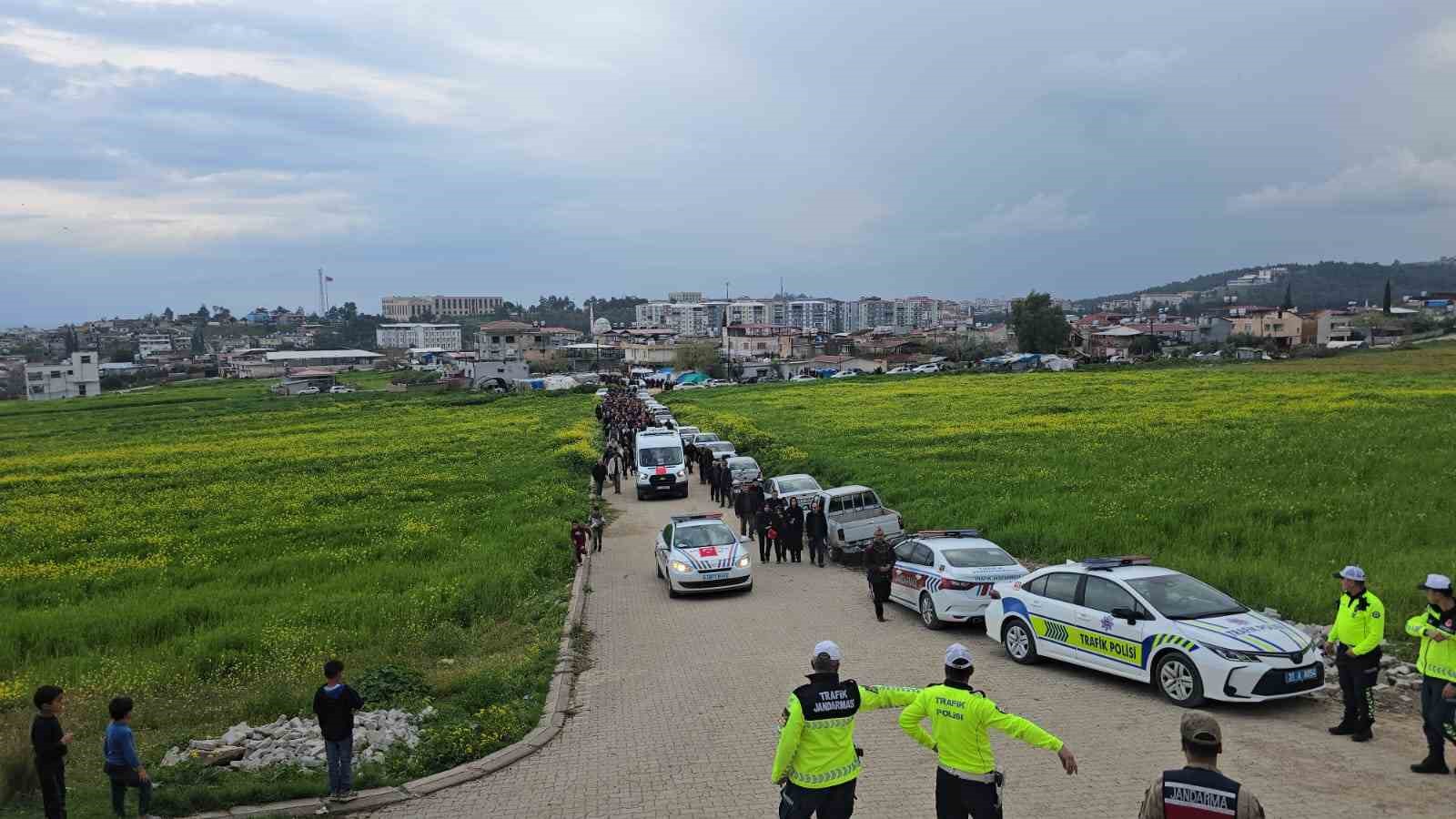 kalp krizi geciren asker son yolculuguna ugurlandi 2 y9cZwd4M