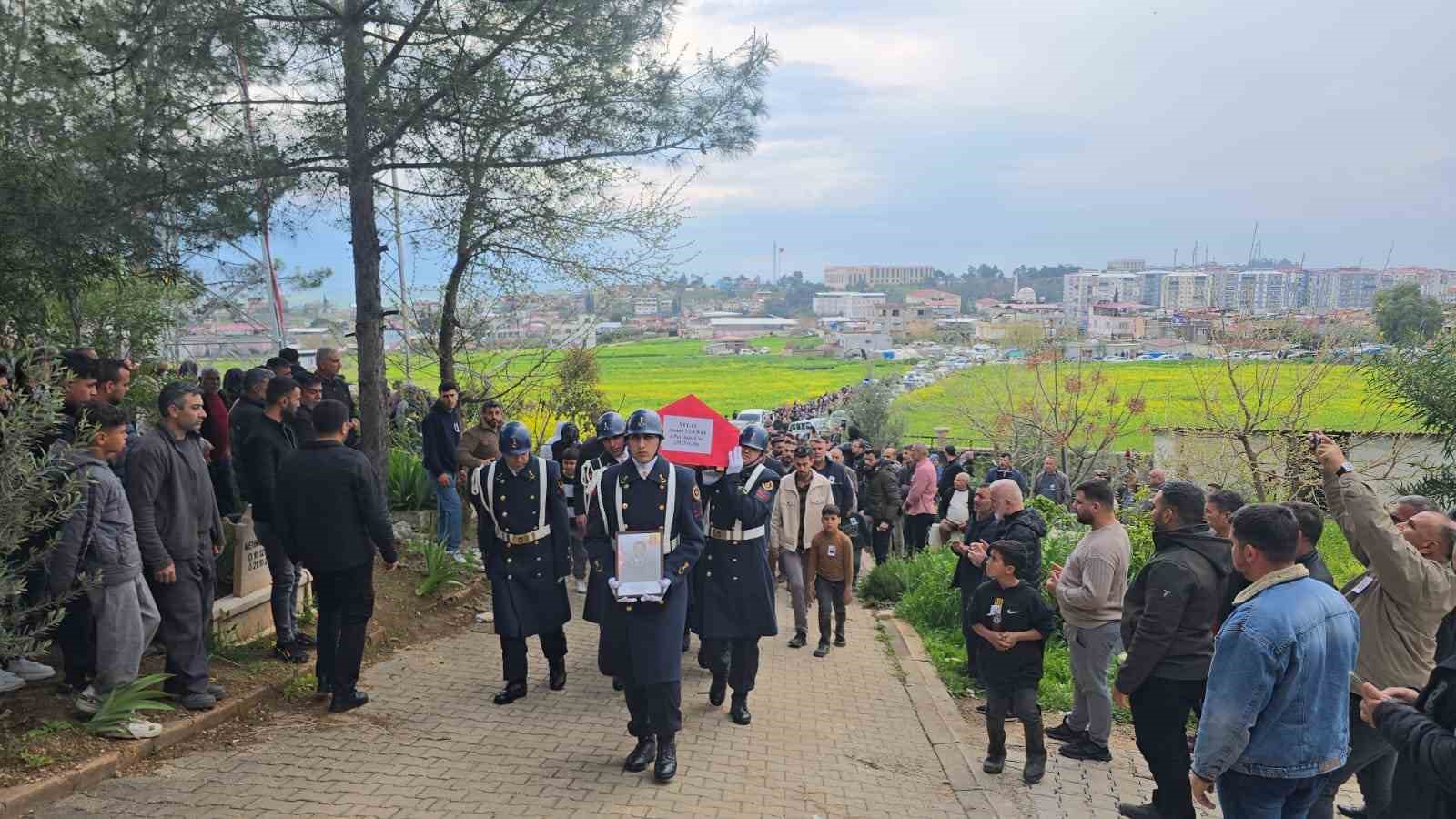 kalp krizi geciren asker son yolculuguna ugurlandi 4