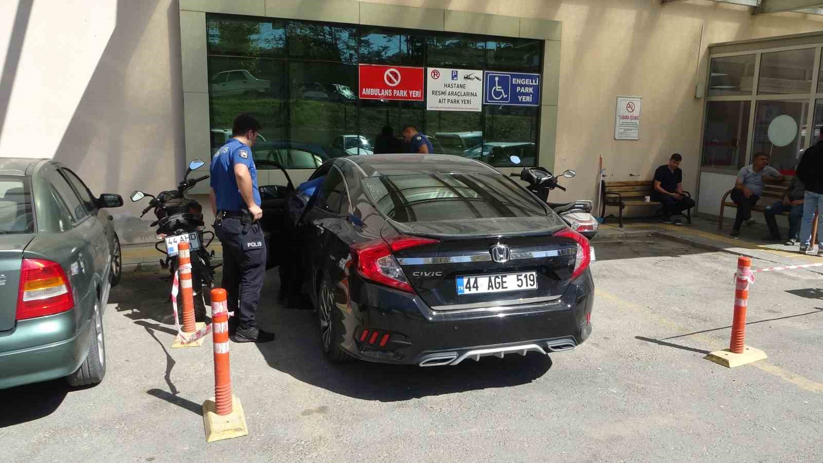 kalp krizi geciren surucu hastane otoparkinda 7 araca carpti o anlar kamerada 2 n2y87ydN