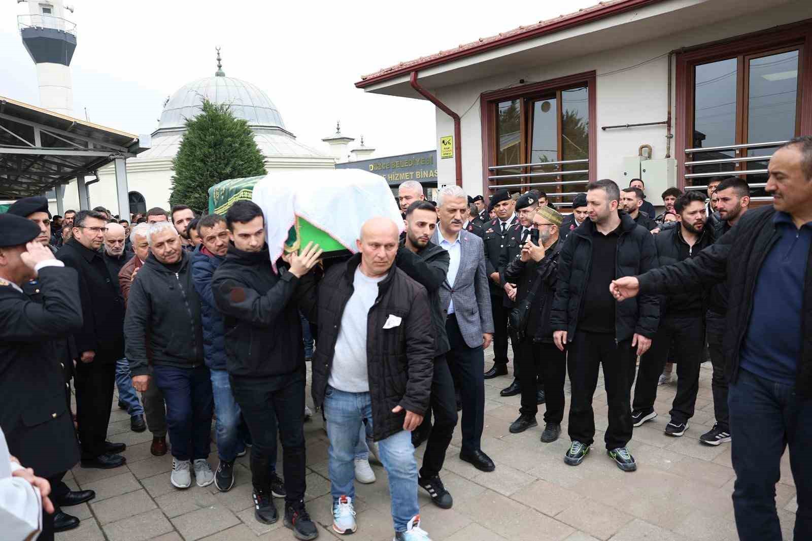 kalp krizi geciren uzman cavus topraga verildi 3 IqRRqc3m