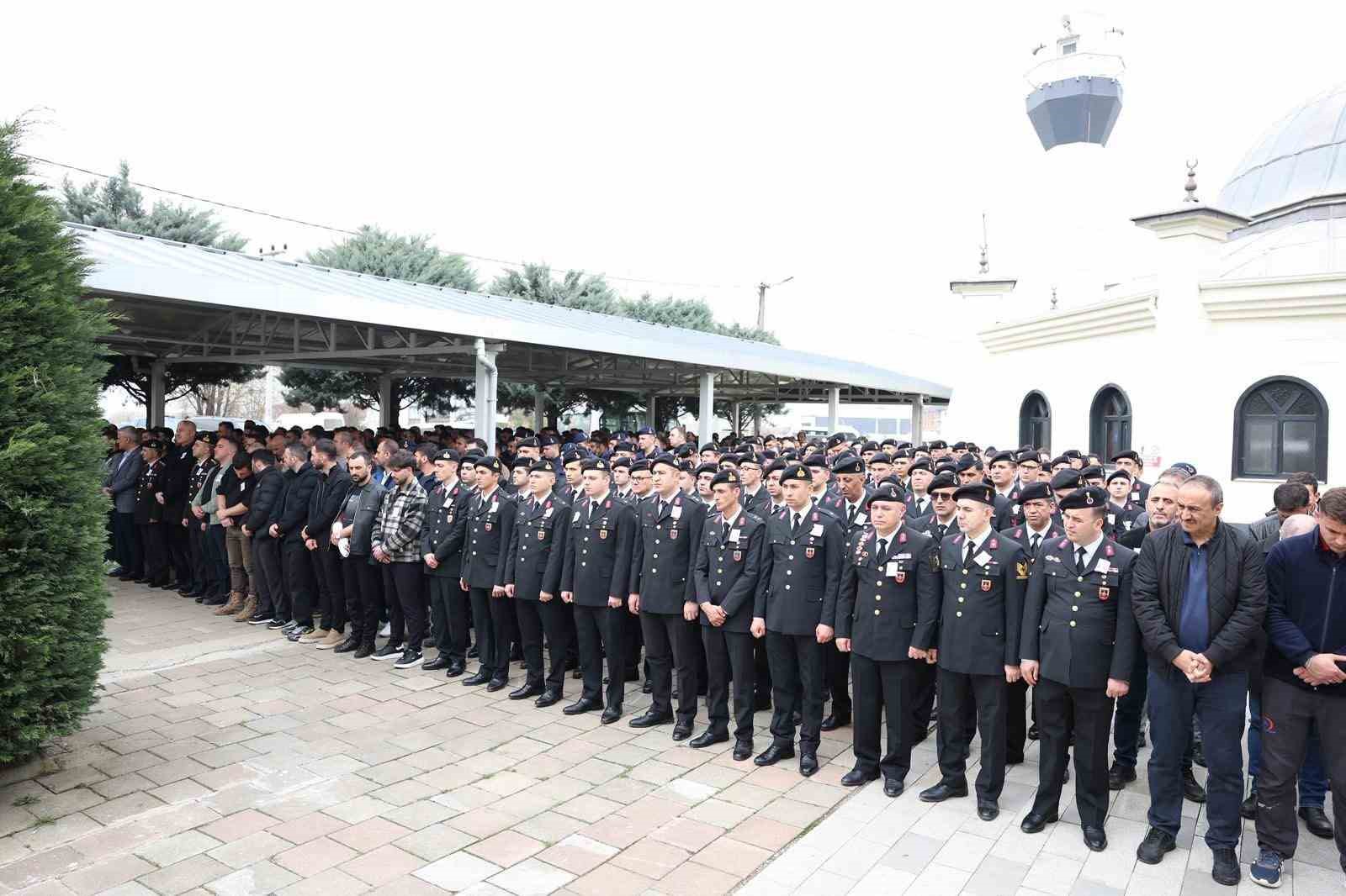 kalp krizi geciren uzman cavus topraga verildi 6 IhSZdbJN