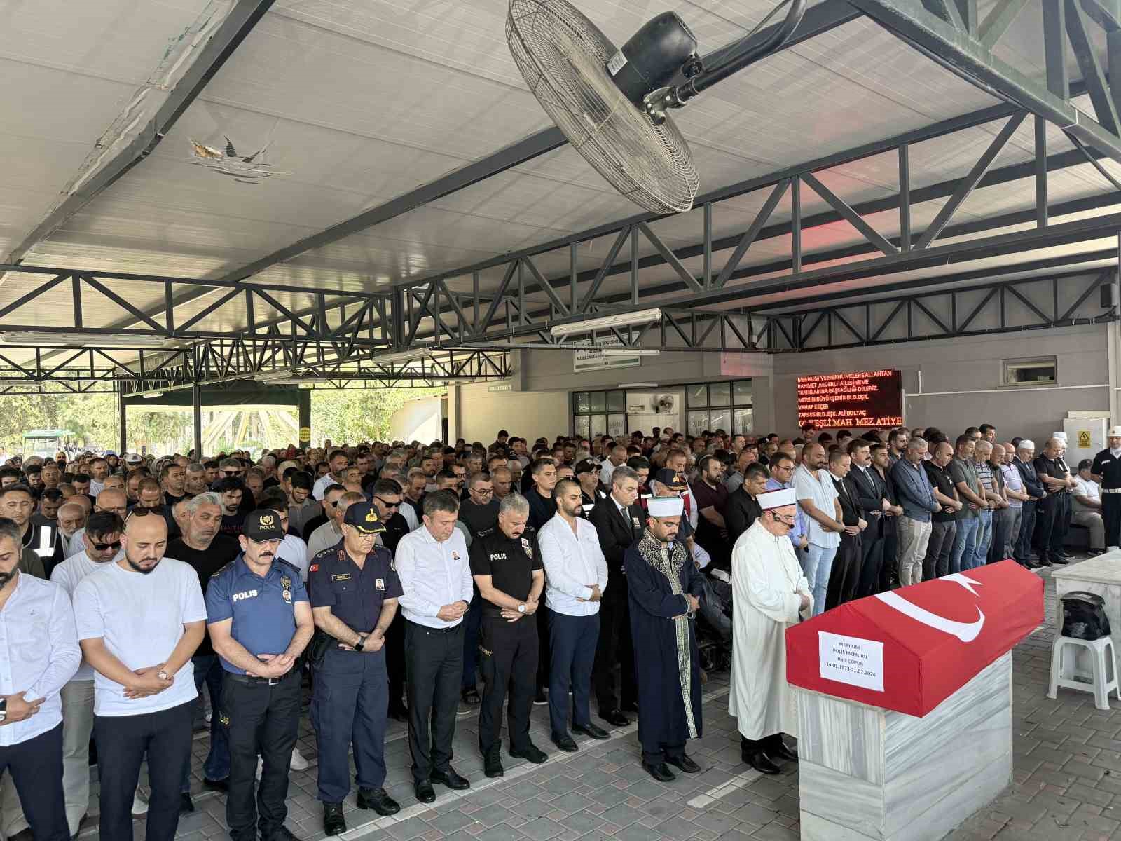 kalp krizi sonucu hayatini kaybeden polis memuru son yolculuguna ugurlandi 0 C13HF5WI