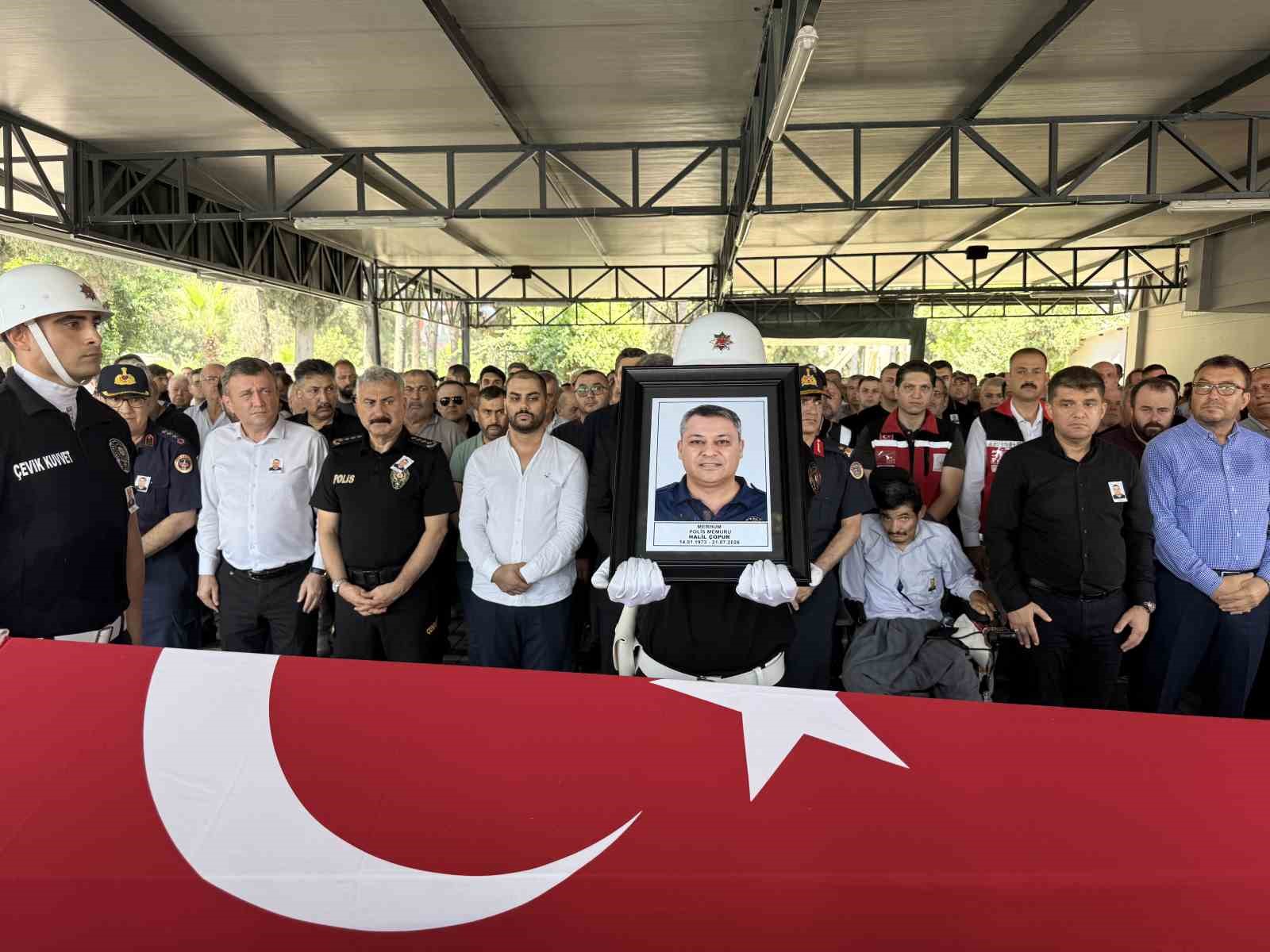 kalp krizi sonucu hayatini kaybeden polis memuru son yolculuguna ugurlandi 1 J55SC2KQ