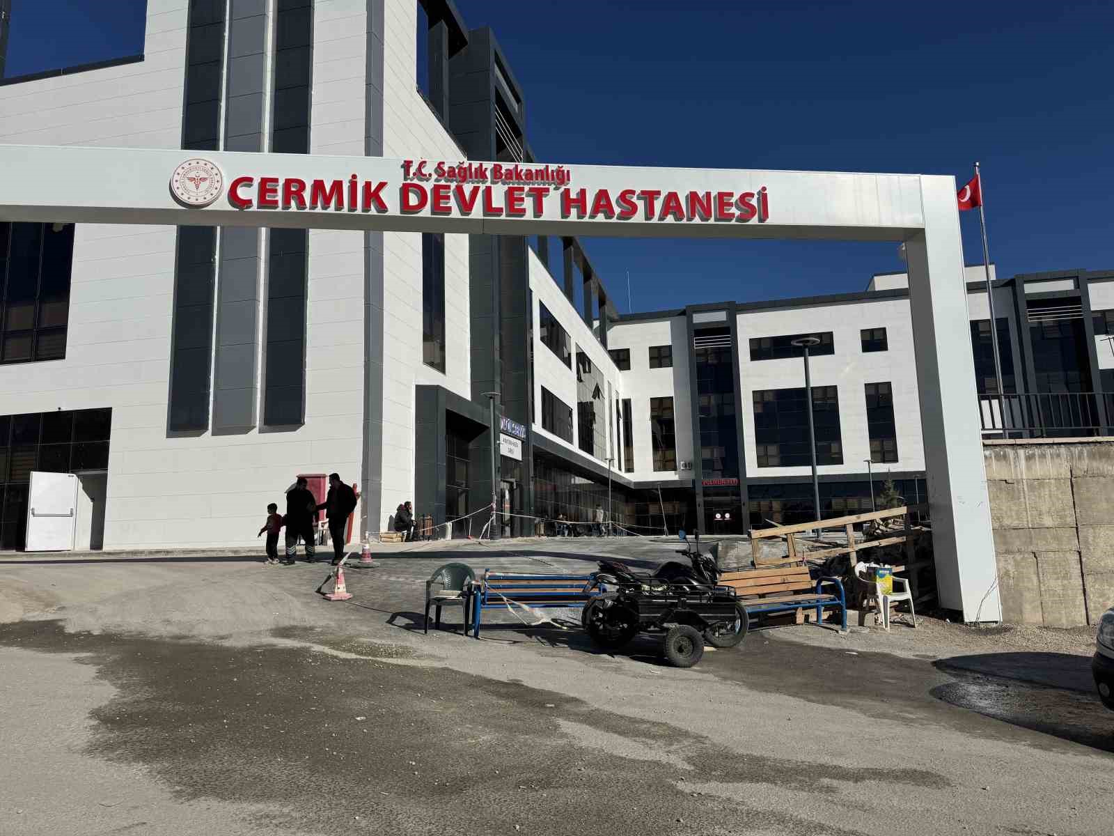kalp krizi sonucu vefat eden 6 yasindaki eylulun ailesi taziyeleri kabul etmeye basladi 1 FV5Ds9yh