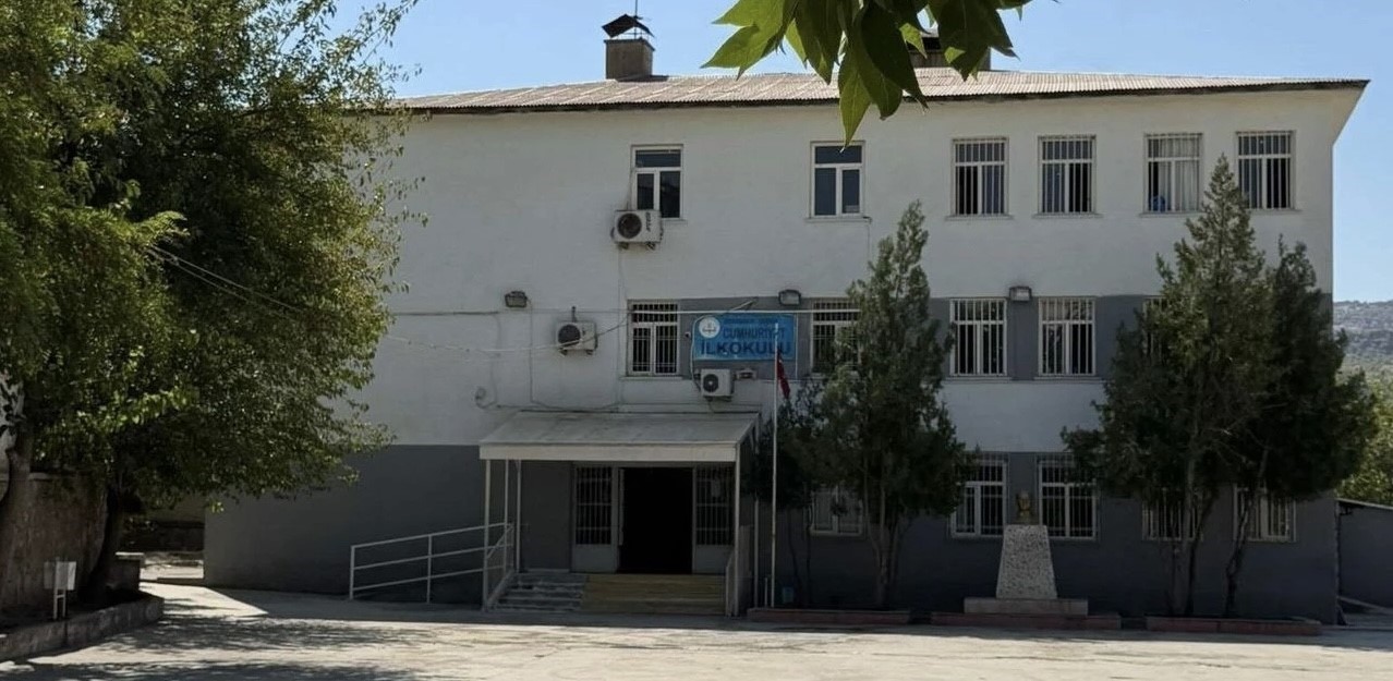 kalp krizi sonucu vefat eden 6 yasindaki eylulun ailesi taziyeleri kabul etmeye basladi 2 JL2NOauJ