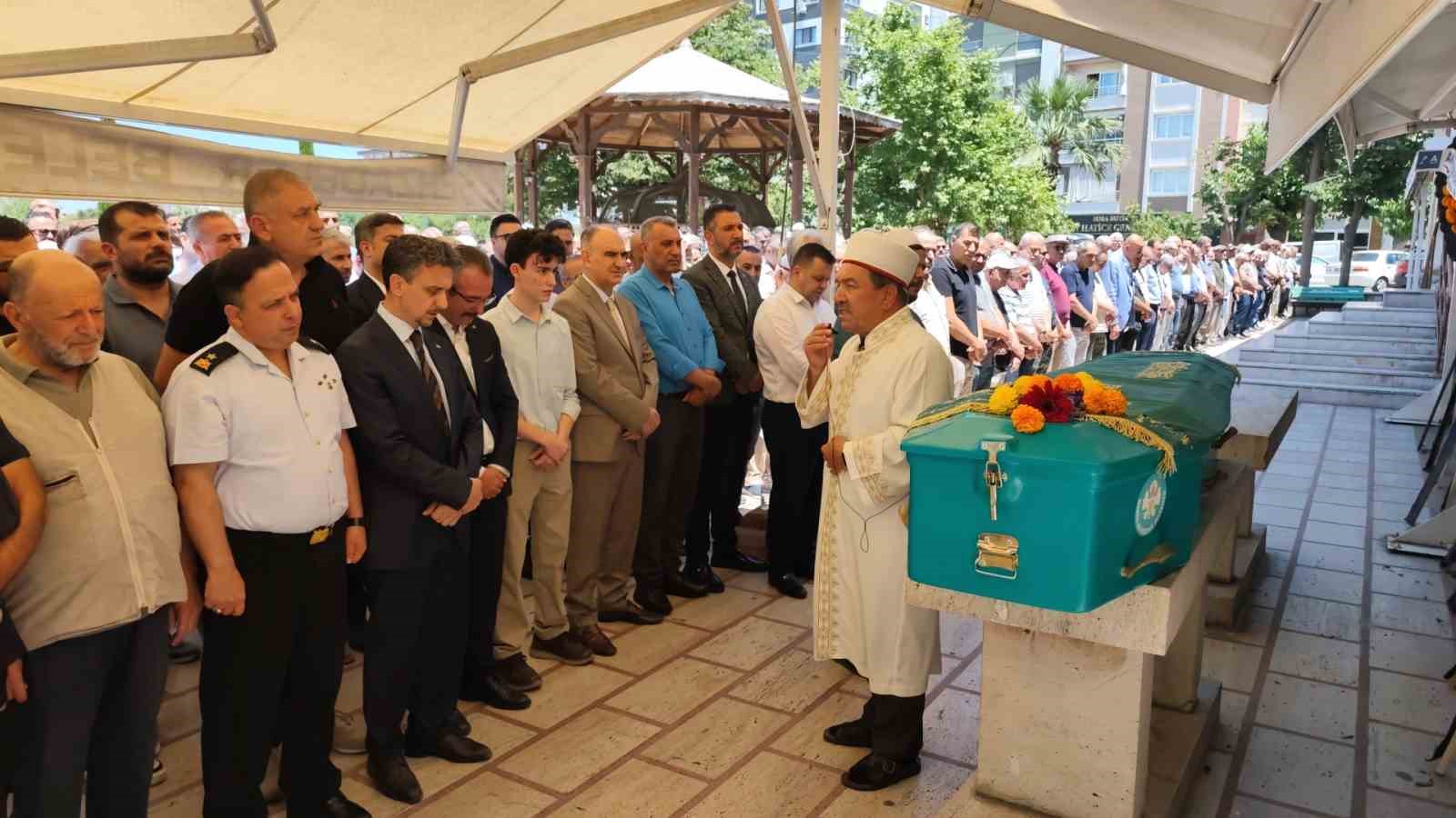 kalp krizinden olen arkadasinin cenazesinde kalp krizi gecirdi 4 3ER8em29