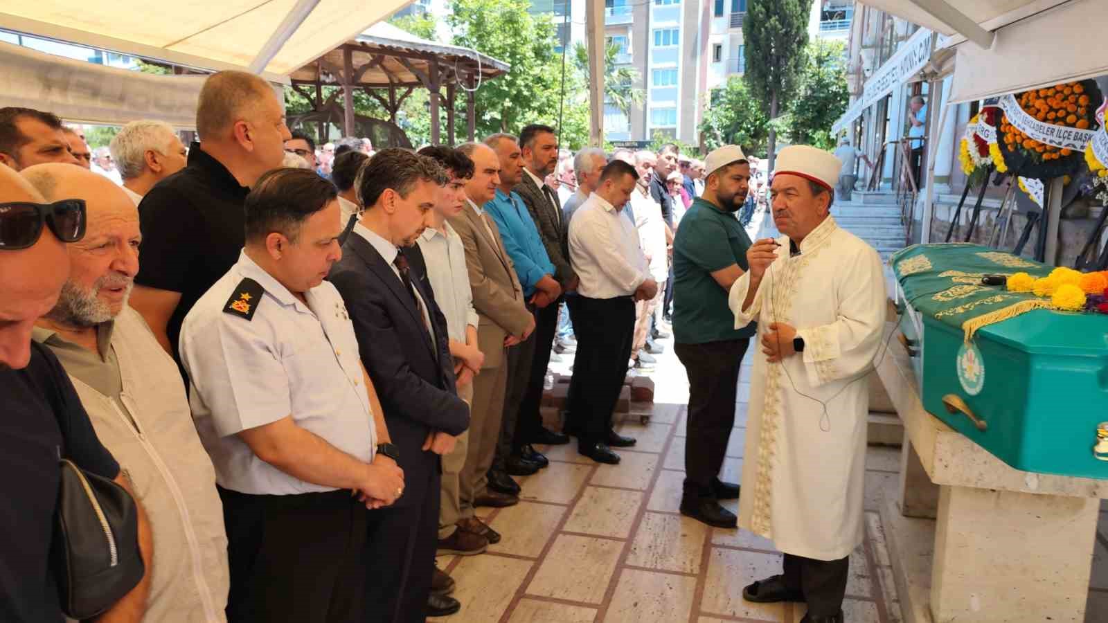 kalp krizinden olen arkadasinin cenazesinde kalp krizi gecirdi 5 zL3DHW3u