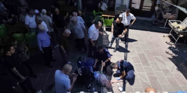 kalp-krizinden-olen-arkadasinin-cenazesinde-kalp-krizi-gecirdi-ydtctTzD.jpg