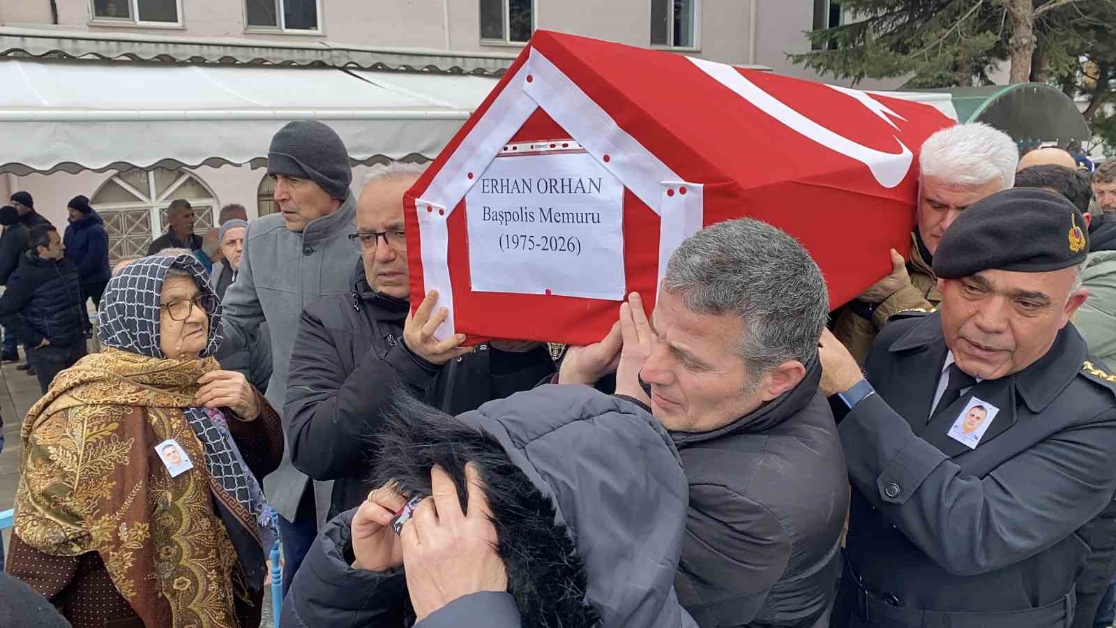 kalp krizine yenik dusen polis memuru memleketinde son yolculuguna ugurlandi 0 vtdzmP2v