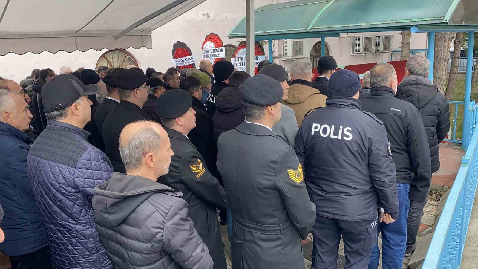 kalp krizine yenik dusen polis memuru memleketinde son yolculuguna ugurlandi 3 3X2dBmXr