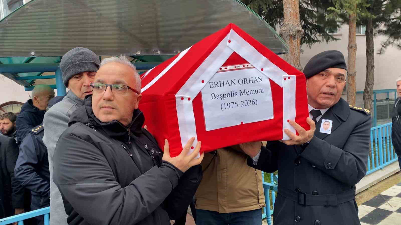 kalp krizine yenik dusen polis memuru memleketinde son yolculuguna ugurlandi 6 HVHP5e5D