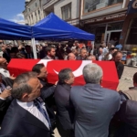kalp-krizine-yenik-dusen-vali-yardimcisi-senol-esmer-memleketi-trabzonda-topraga-verildi-fNnUYxwa.jpg