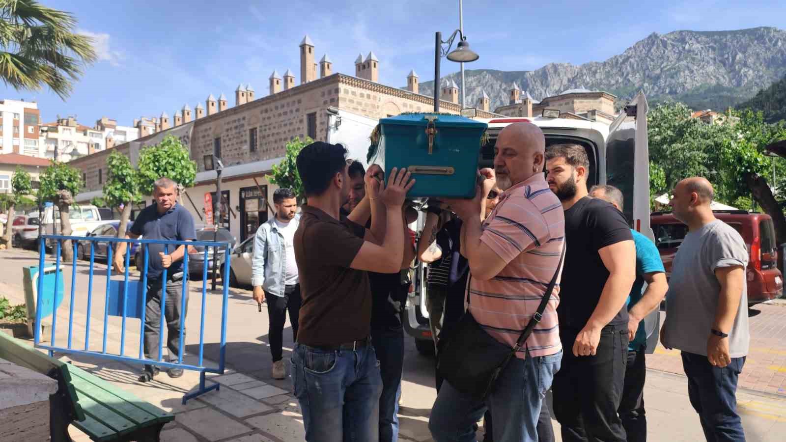 kalp masaji yaptigi arkadasinin ardindan o da oldu 2