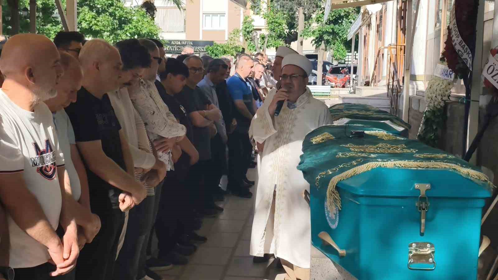 kalp masaji yaptigi arkadasinin ardindan o da oldu 7 lW5p3jQv